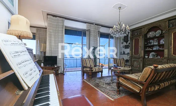 Rexer-Recco-Appartamento-con-Terrazzo-Fronte-Mare-e-Box-Auto-Altro
