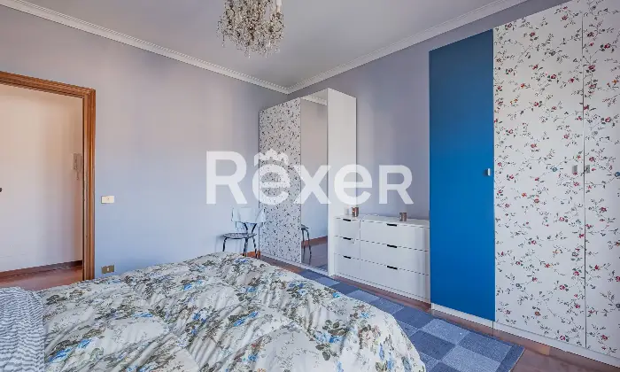 Rexer-Roma-Attico-ampia-metratura-con-posto-auto-Altro