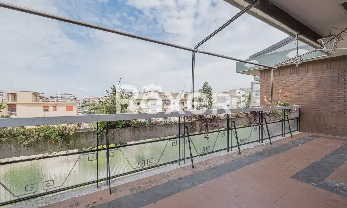 Rexer-Roma-Attico-ampia-metratura-con-posto-auto-Altro
