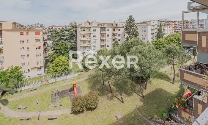 Rexer-Roma-Attico-ampia-metratura-con-posto-auto-Altro
