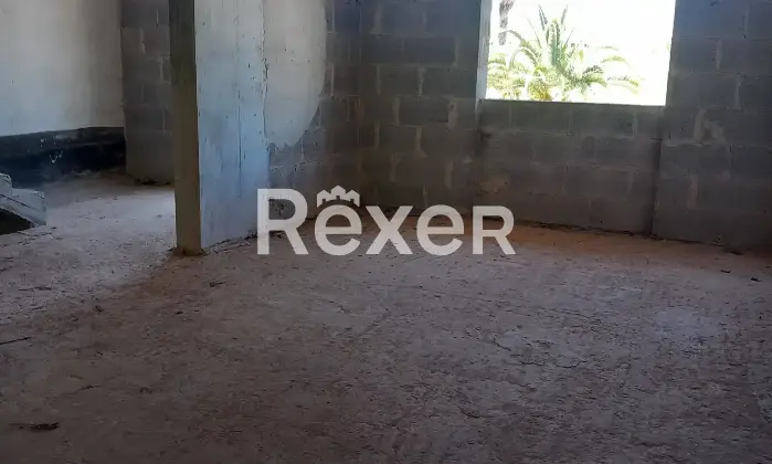 Rexer-PresicceAcquarica-Fabbricato-indipendente-allo-stato-rustico-Altro
