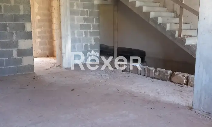 Rexer-PresicceAcquarica-Fabbricato-indipendente-allo-stato-rustico-Altro