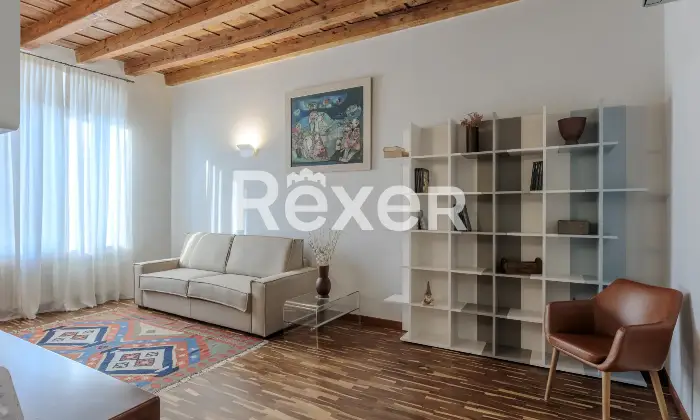 Rexer-Bergamo-Appartamento-ristrutturato-in-stabile-depoca-con-box-di-ampia-metratura-Altro