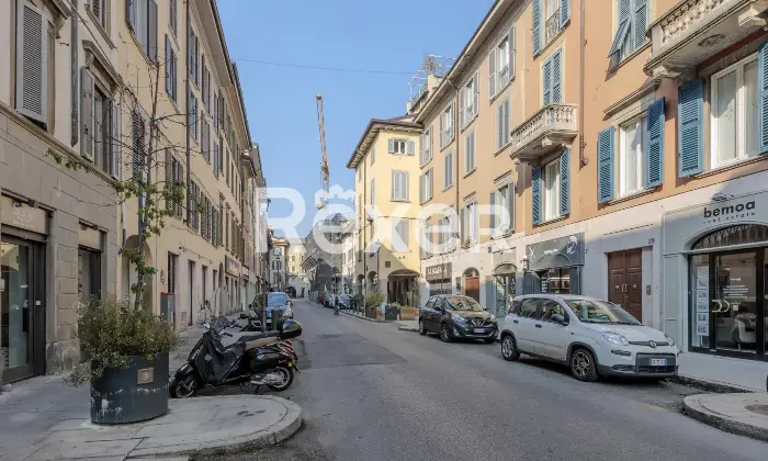 Rexer-Bergamo-Appartamento-ristrutturato-in-stabile-depoca-con-box-di-ampia-metratura-Altro