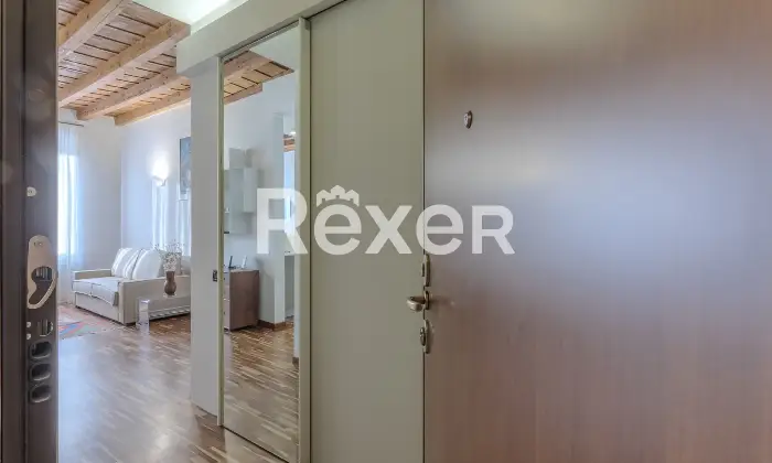 Rexer-Bergamo-Appartamento-ristrutturato-in-stabile-depoca-con-box-di-ampia-metratura-Altro