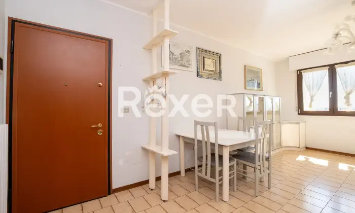 Rexer-Bologna-Quadrilocale-ristrutturato-con-doppia-esposizione-e-balconi-Altro