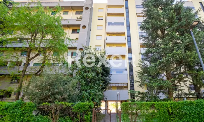 Rexer-Bologna-Quadrilocale-ristrutturato-con-doppia-esposizione-e-balconi-Altro