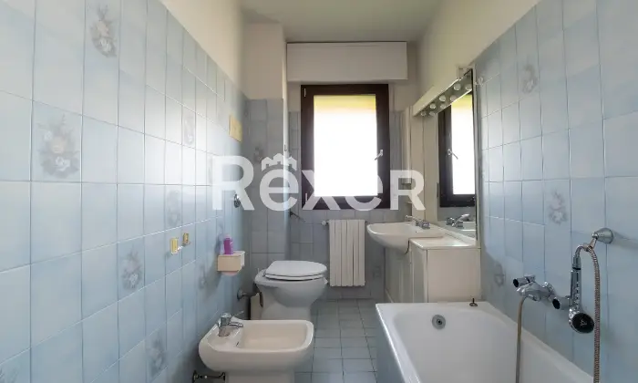 Rexer-Bologna-Quadrilocale-ristrutturato-con-doppia-esposizione-e-balconi-Altro