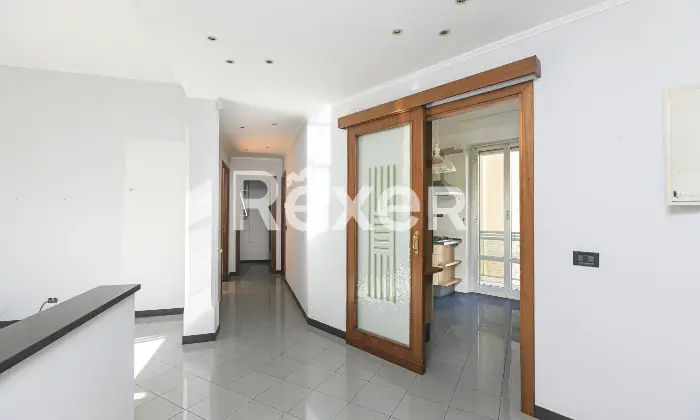 Rexer-Genova-Appartamento-Luminoso-con-Box-Auto-Altro
