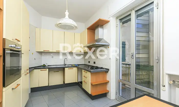 Rexer-Genova-Appartamento-Luminoso-con-Box-Auto-Altro