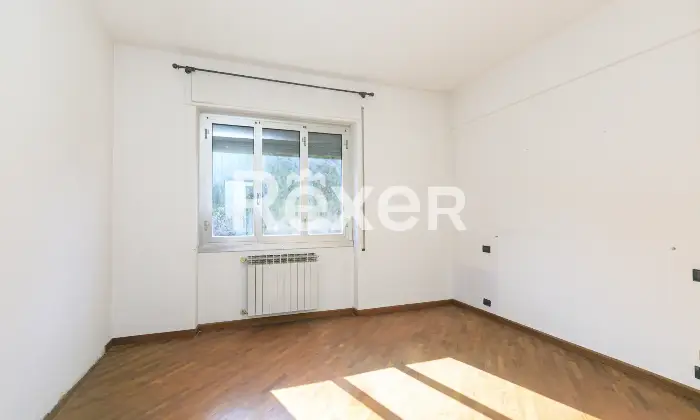 Rexer-Genova-Appartamento-Luminoso-con-Box-Auto-Altro
