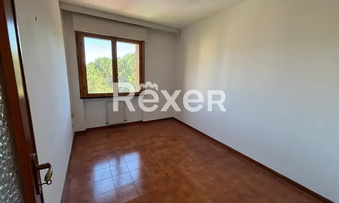 Rexer-Savona-Ampia-metratura-con-terrazza-pauto-e-cantina-Altro