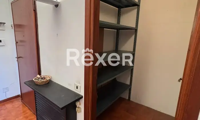 Rexer-Savona-Ampia-metratura-con-terrazza-pauto-e-cantina-Altro