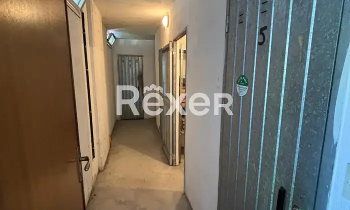 Rexer-Savona-Ampia-metratura-con-terrazza-pauto-e-cantina-Altro