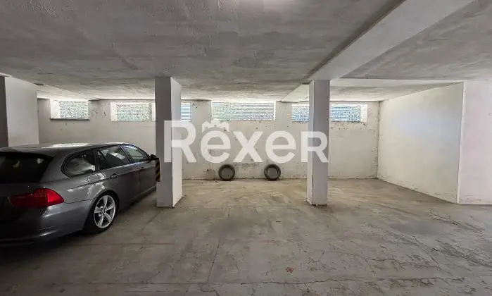 Rexer-Savona-Ampia-metratura-con-terrazza-pauto-e-cantina-Altro