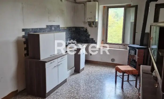 Rexer-Castro-Casolare-in-vendita-in-Via-Poltragno-a-Castro-Altro