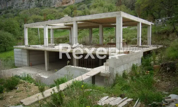 Rexer-Capaccio-Paestum-Rustico-in-costruzione-in-terreno-panoramico-Giardino
