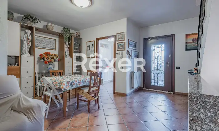 Rexer-Marco-Simone-Villa-a-schiera-con-box-auto-Altro