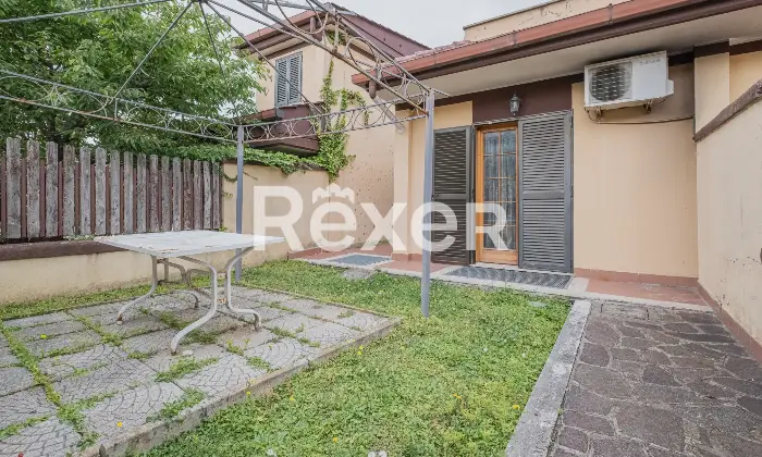 Rexer-Marco-Simone-Villa-a-schiera-con-box-auto-Altro