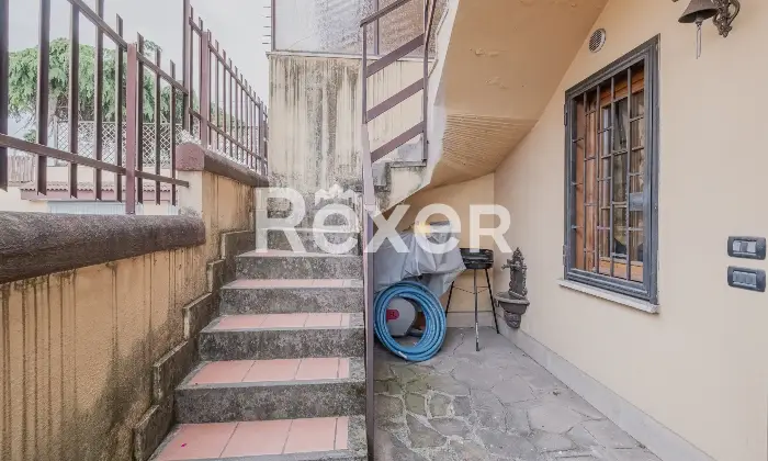 Rexer-Marco-Simone-Villa-a-schiera-con-box-auto-Altro