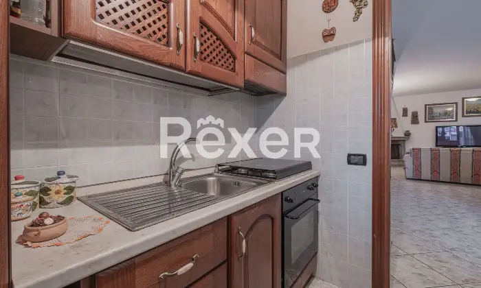 Rexer-Marco-Simone-Villa-a-schiera-con-box-auto-Altro