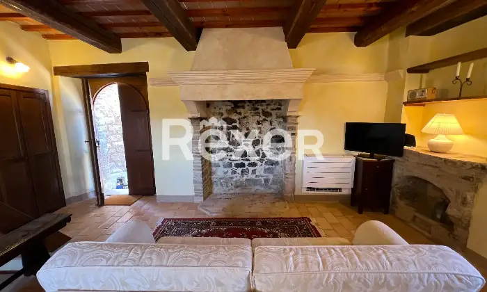 Rexer-Caldarola-Casatorre-medievale-in-vendita-in-Localit-Vestignano-a-Caldarola-Altro