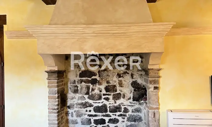 Rexer-Caldarola-Casatorre-medievale-in-vendita-in-Localit-Vestignano-a-Caldarola-Altro