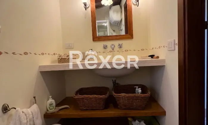 Rexer-Caldarola-Casatorre-medievale-in-vendita-in-Localit-Vestignano-a-Caldarola-Altro