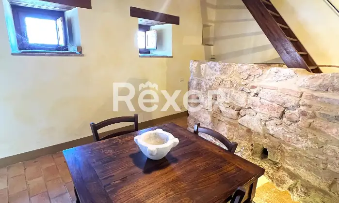 Rexer-Caldarola-Casatorre-medievale-in-vendita-in-Localit-Vestignano-a-Caldarola-Altro