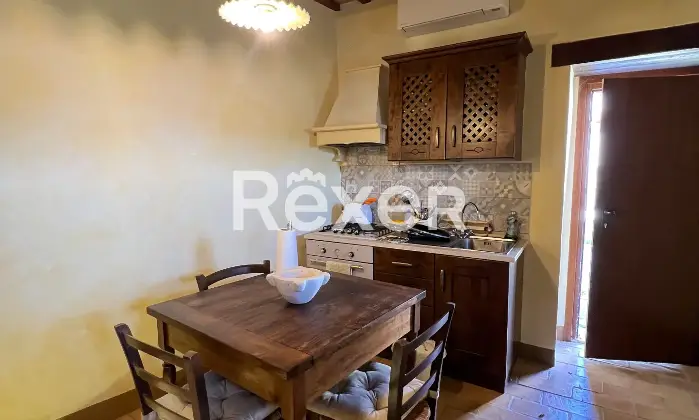Rexer-Caldarola-Casatorre-medievale-in-vendita-in-Localit-Vestignano-a-Caldarola-Altro