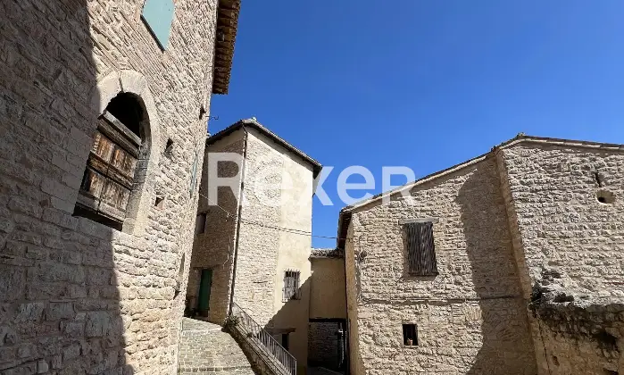 Rexer-Caldarola-Casatorre-medievale-in-vendita-in-Localit-Vestignano-a-Caldarola-Altro