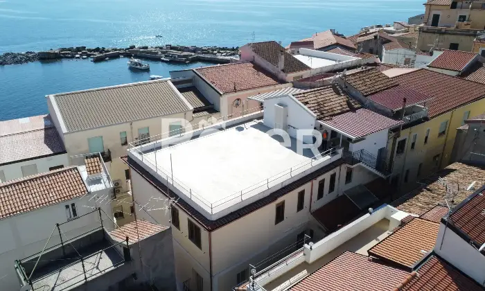 Rexer-Diamante-Ampio-e-panoramico-appartamento-con-sovrastante-terrazzo-da-mq-Terrazzo