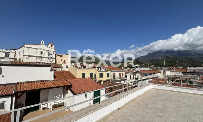 Rexer-Diamante-Ampio-e-panoramico-appartamento-con-sovrastante-terrazzo-da-mq-Terrazzo
