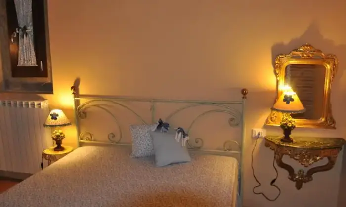 Rexer-Viterbo-Appartamento-con-terrazza-a-Viterbo-CAMERA-DA-LETTO