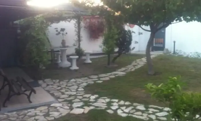 Rexer-Fiumicino-Dependance-a-Fiumicino-brevi-periodi-GIARDINO