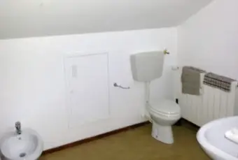 Rexer-Lanzo-Torinese-Bilocale-arredato-a-Lanzo-Torinese-BAGNO