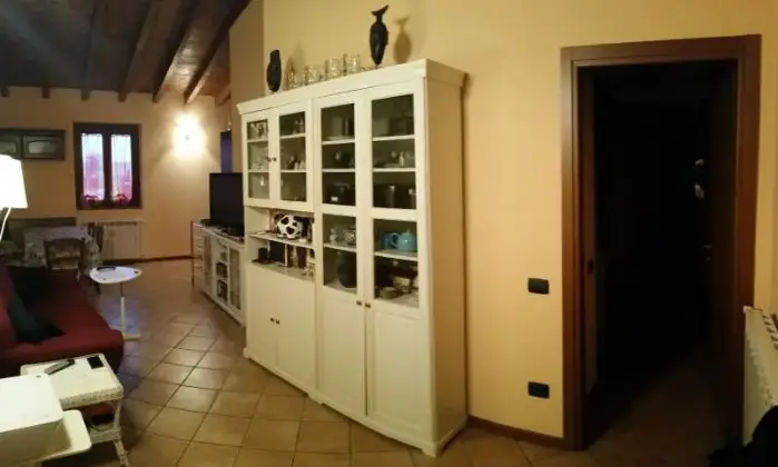 Rexer-Masate-Appartamento-per-brevi-periodi-SALONE