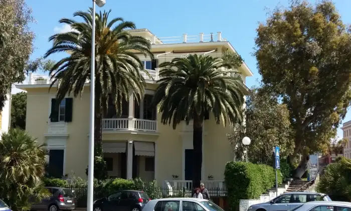 Rexer-Sestri-Levante-Al-centro-della-passeggiata-a-mare-di-Sestri-L-giardino-privato-GIARDINO