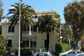 Rexer-Sestri-Levante-Al-centro-della-passeggiata-a-mare-di-Sestri-L-giardino-privato-SALONE