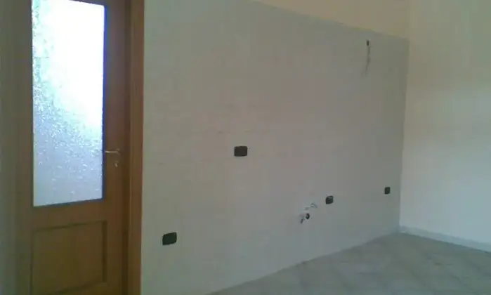 Rexer-Napoli-VENDO-QUADRILOCALE-VICINO-OSPEDALE-EVANGELICOVILLA-BETANIA-CUCINA