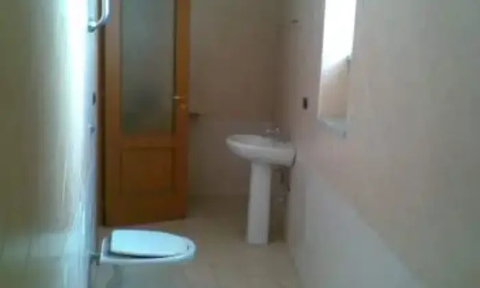 Rexer-Napoli-VENDO-QUADRILOCALE-VICINO-OSPEDALE-EVANGELICOVILLA-BETANIA-BAGNO