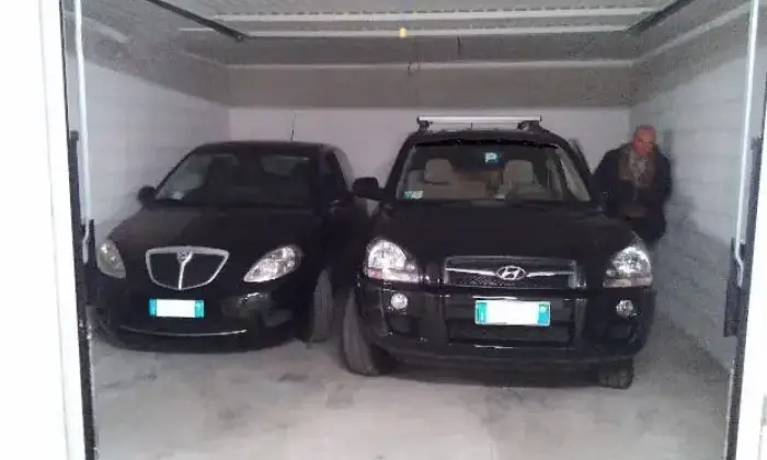 Rexer-Rimini-Garage-doppio-a-metri-da-mare-e-pzza-marvelli-GARAGE
