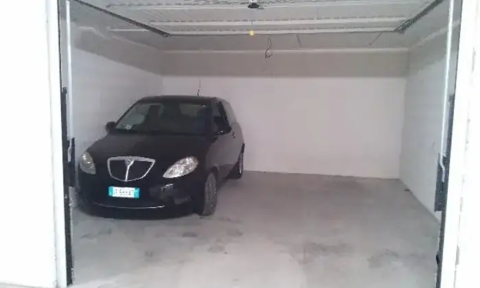 Rexer-Rimini-Garage-doppio-a-metri-da-mare-e-pzza-marvelli-GARAGE
