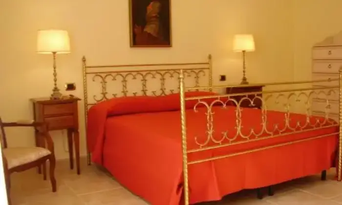 Rexer-Lecce-Appartamento-arredato-in-Lecce-Piazza-S-Oronzo-CAMERA-DA-LETTO