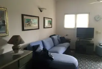 Rexer-Manerba-del-Garda-LAGO-DI-GARDA-Manerba-km-da-Desenzano-del-Garda-Appartamento-FRONTE-LAGO-In-residence-SALONE