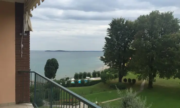 Rexer-Manerba-del-Garda-LAGO-DI-GARDA-Manerba-km-da-Desenzano-del-Garda-Appartamento-FRONTE-LAGO-In-residence-TERRAZZO