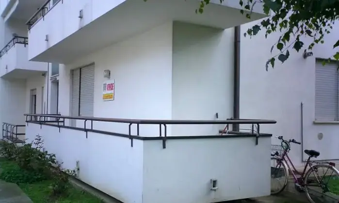 Rexer-Rovigo-Borsea-privato-ufficio-arredato-libero-VISTA