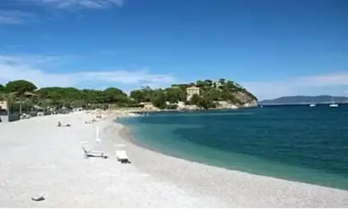 Rexer-Rio-Marina-Isola-Elba-Cavo-mt-dalla-spiaggia-ALTRO