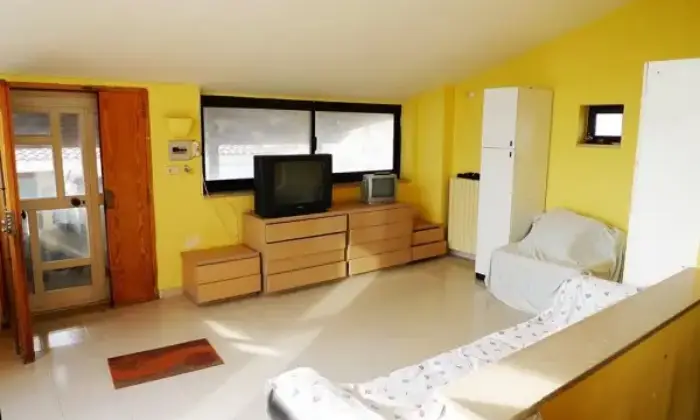 Rexer-Pozzuoli-Appartamento-via-Licola-Cuma-Pozzuoli-SALONE