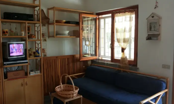 Rexer-Anzio-Affitto-porzione-di-villino-a-LAVINIO-CUCINA